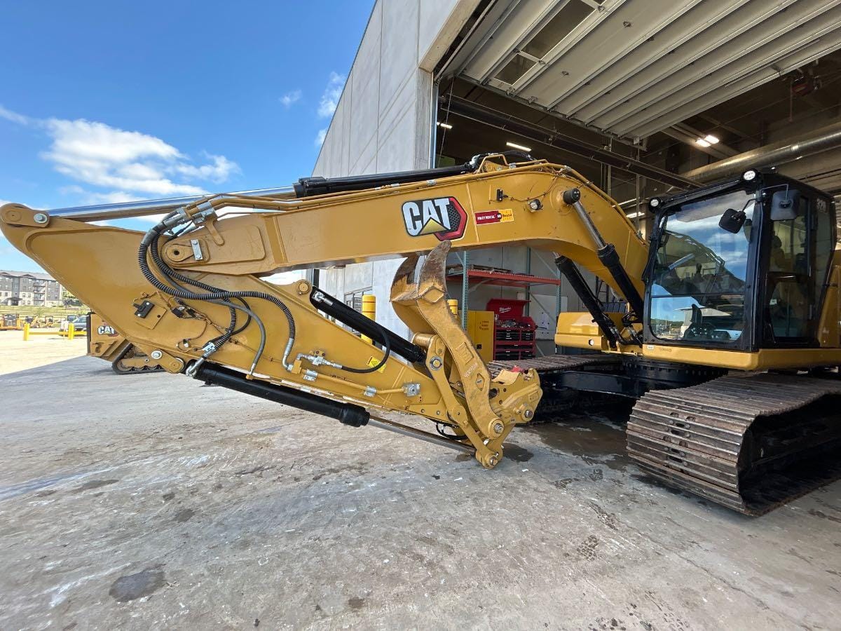 2023 Cat 320-079X