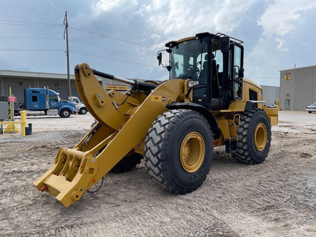 2024 Cat 938-14HL