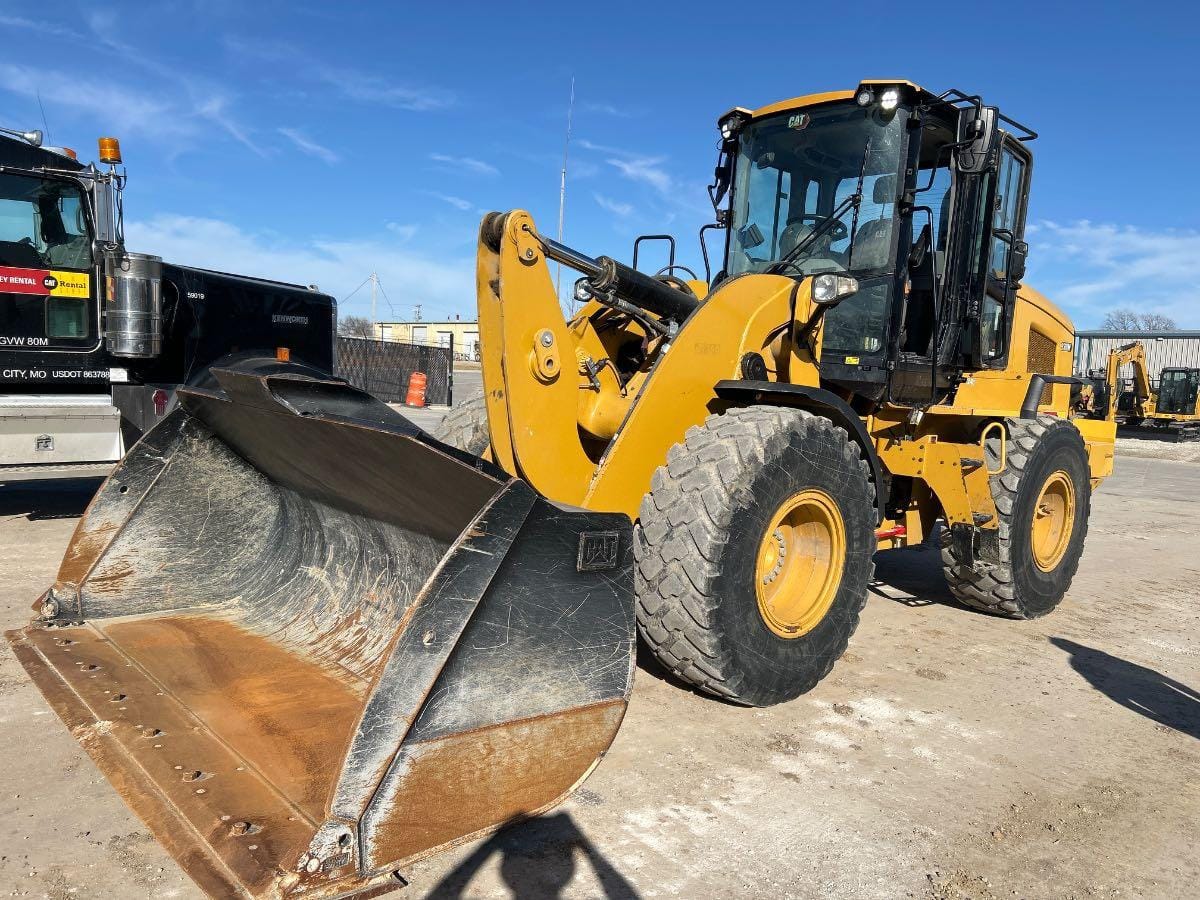 2021 Cat 930M