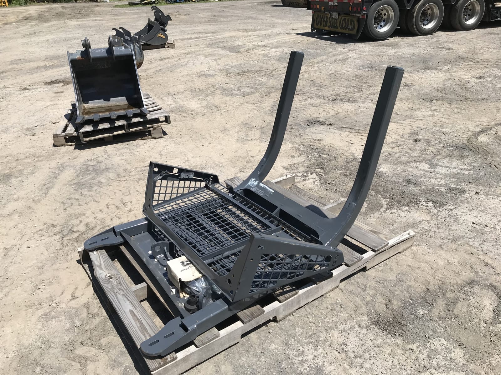 2020 John Deere 450K LIMB RISERS