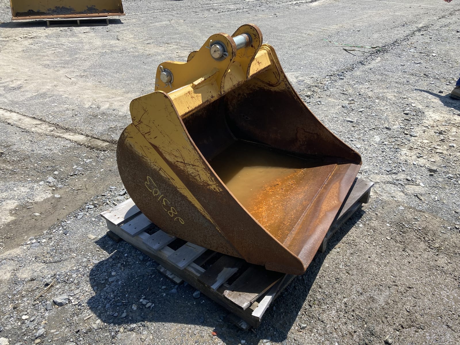 2022 John Deere 75/85G BKT 36" AT192022