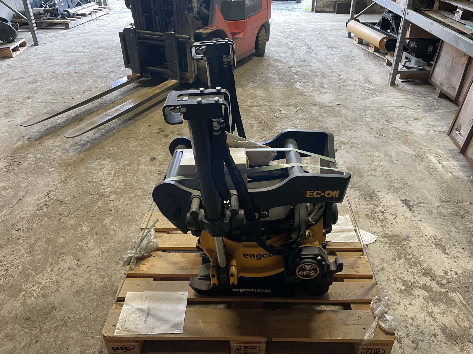 2020 Engcon 190G EC219 QS60-DC2 TILTROTATOR W/JOYSTICK & (4) HOSES