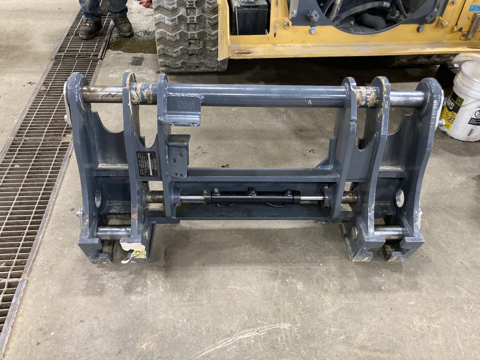 2024 John Deere 624L COUPLER