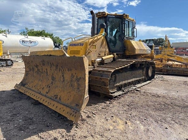 2023 KOMATSU D71PX-24