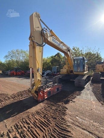 2019 KOMATSU PC240 LC-11