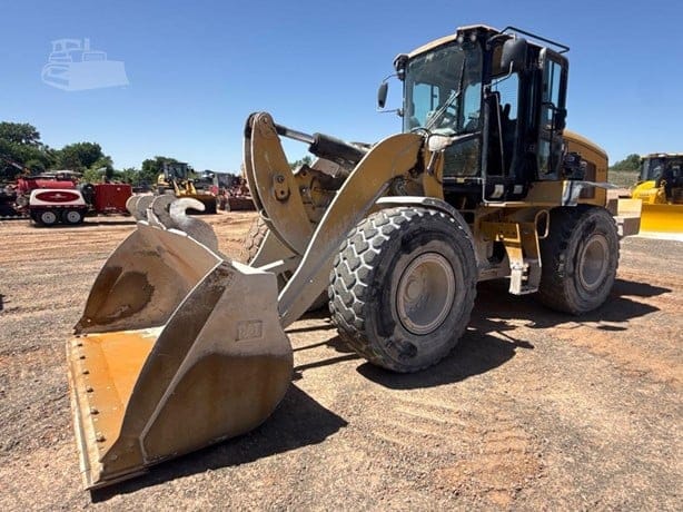 2015 CATERPILLAR 938K