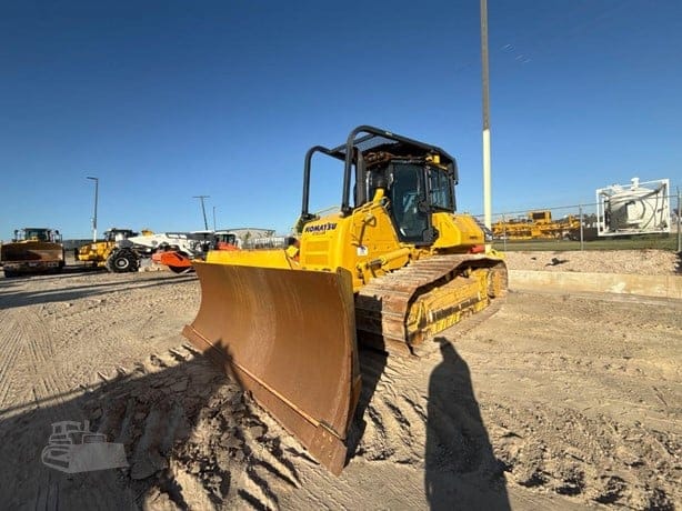 2023 KOMATSU D71PX-24