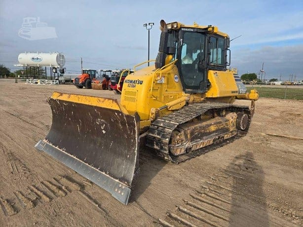2021 KOMATSU D61EX-24