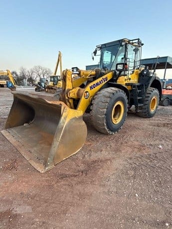 2022 KOMATSU WA380-8