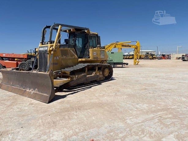 2019 KOMATSU D65WX-18