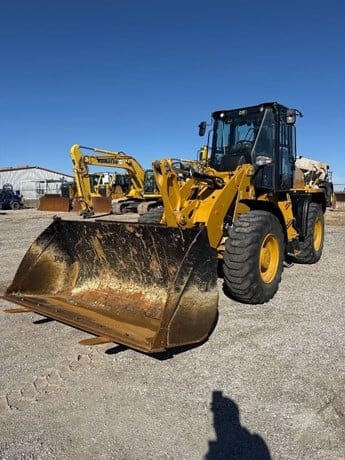 2023 CATERPILLAR 920