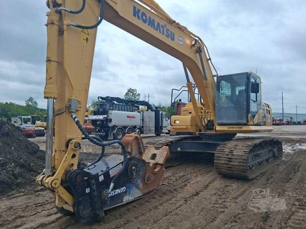 2019 KOMATSU PC240 LC-11