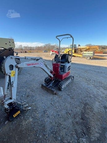 2023 TAKEUCHI TB210R