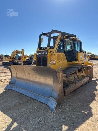 2019 KOMATSU D65WX-18