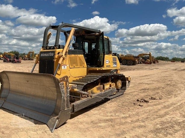 2018 KOMATSU D65WX-18