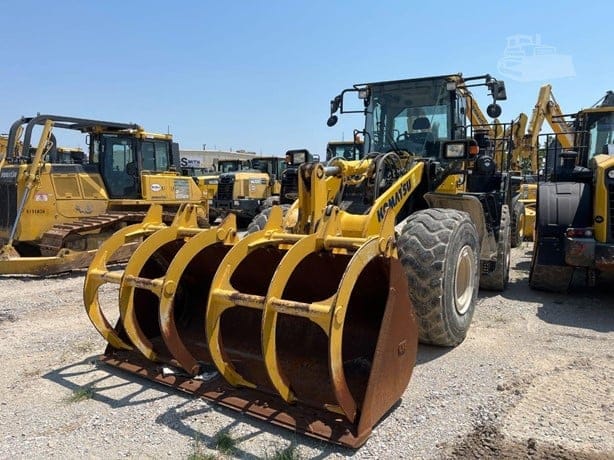 2021 KOMATSU WA380-8
