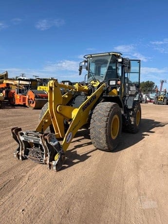 2022 KOMATSU WA270-8