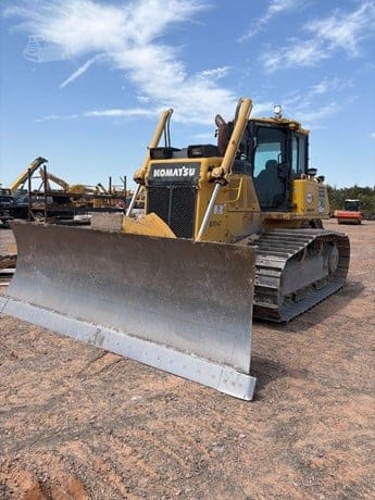 2019 KOMATSU D65WX-18
