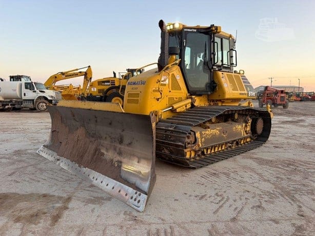 2022 KOMATSU D61PX-24