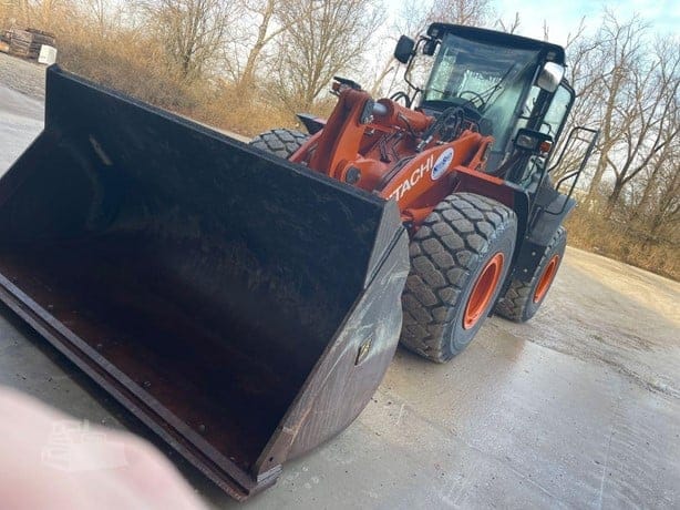 2022 HITACHI ZW220