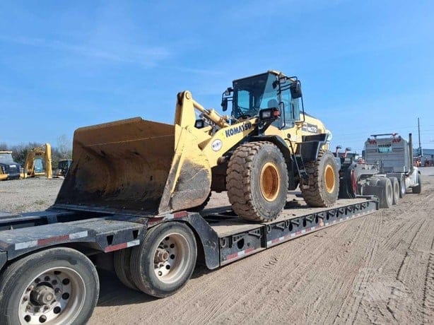 2019 KOMATSU WA270-8