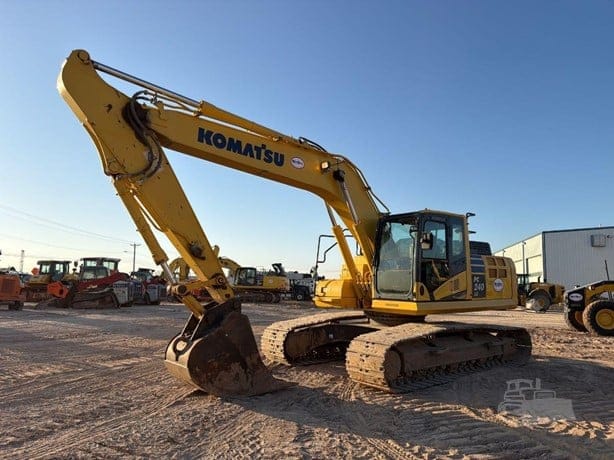 2018 KOMATSU PC240 LC-11