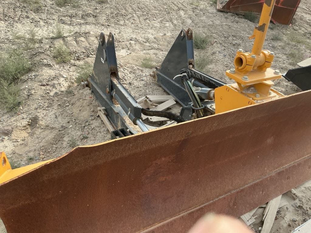 2023 John Deere 115BLADE AND Crawler Dozer Attachment