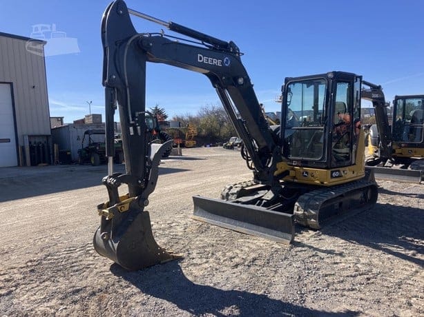 2024 DEERE 60 P-TIER