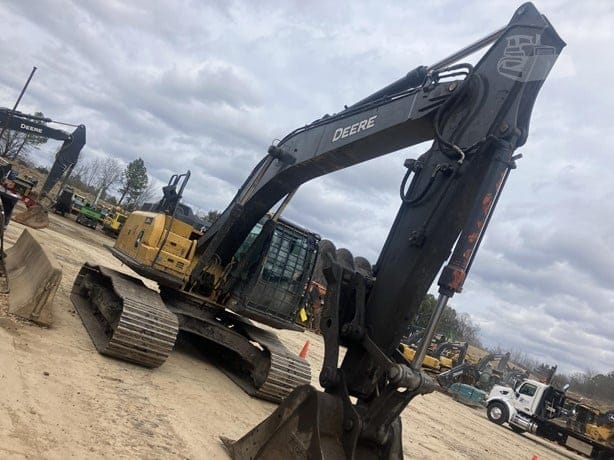 2023 DEERE 210G LC