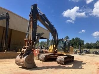 2023 DEERE 210G LC