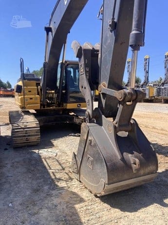 2023 DEERE 210G LC