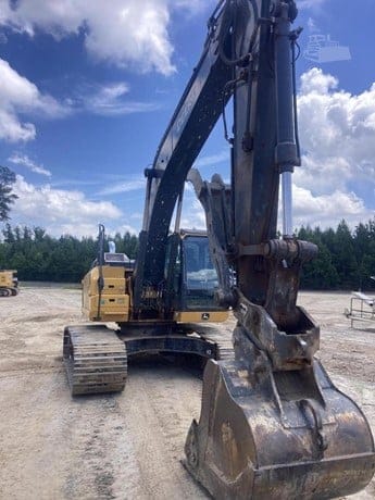 2022 DEERE 210G LC