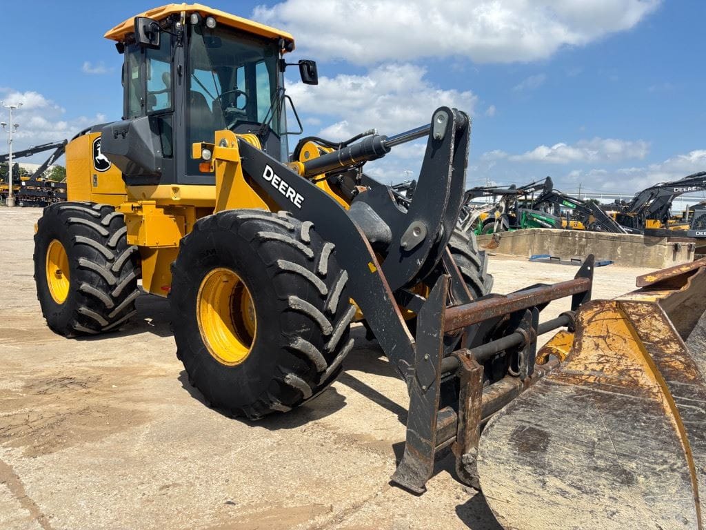 2019 John Deere 624L 4WD Wheel Loader