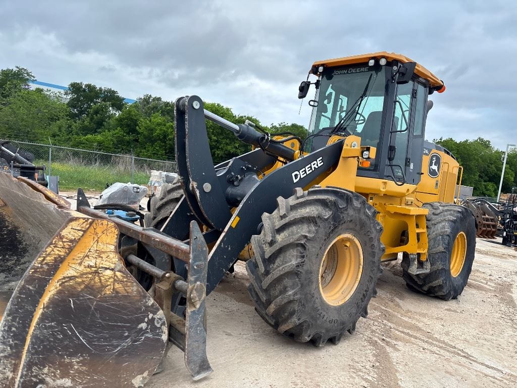 2019 John Deere 624L 4WD Wheel Loader