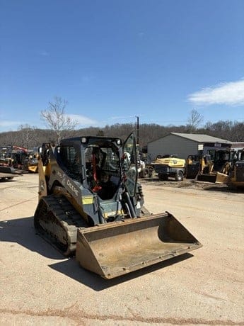 2023 DEERE 317G