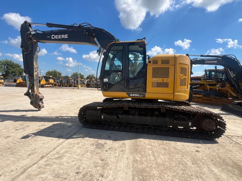 2022 John Deere 245G Excavator