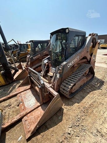 2022 DEERE 317G