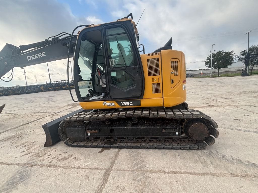 2022 John Deere 135G Excavator
