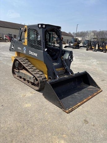 2023 DEERE 325G