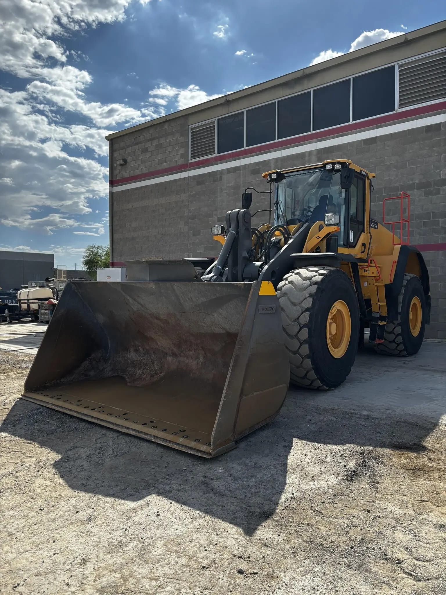 2023 VOLVO L150H