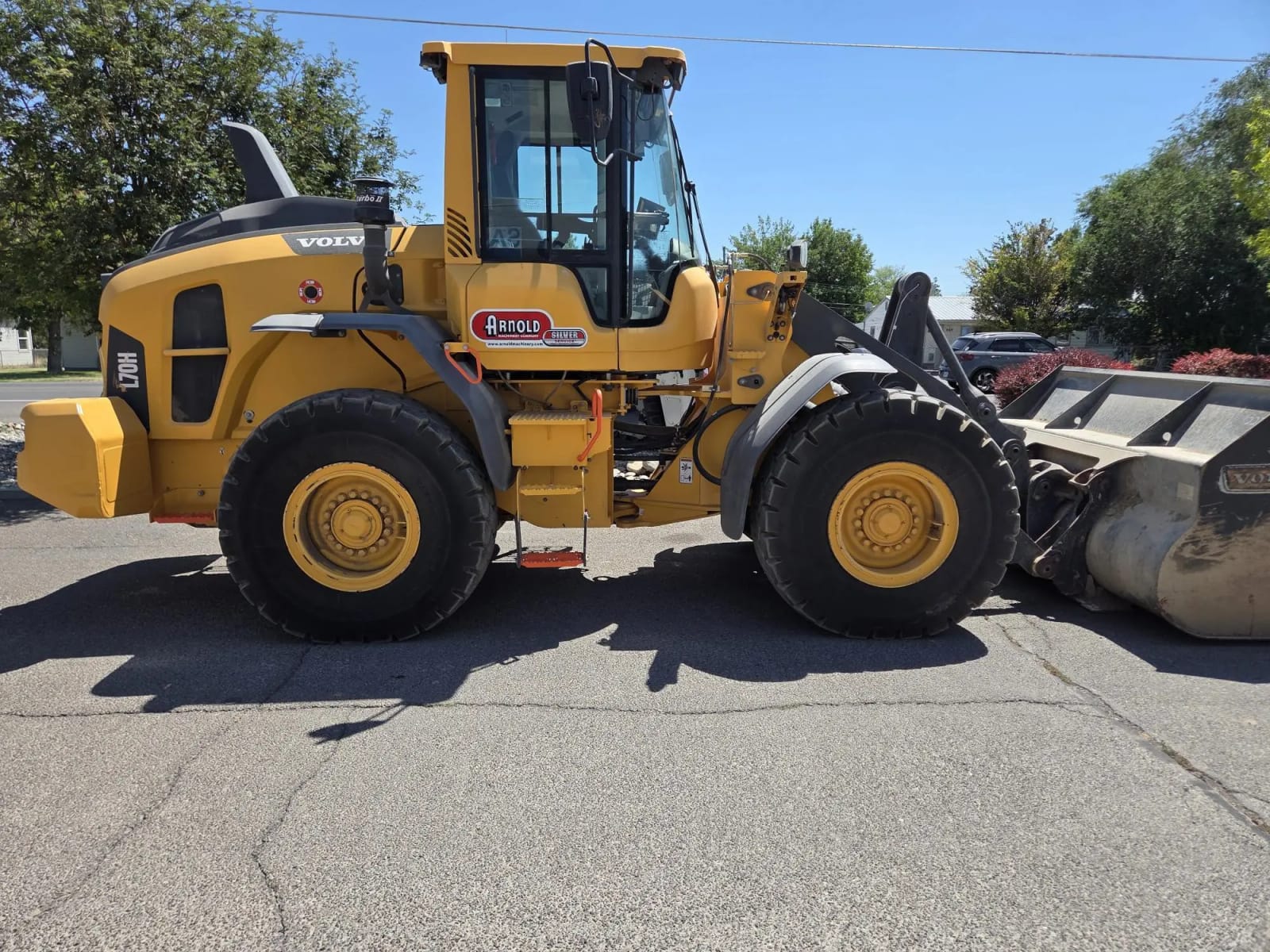 2023 VOLVO L70H