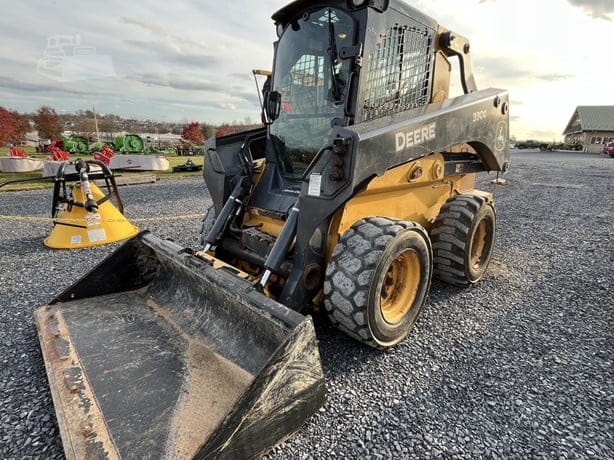 2021 DEERE 330G