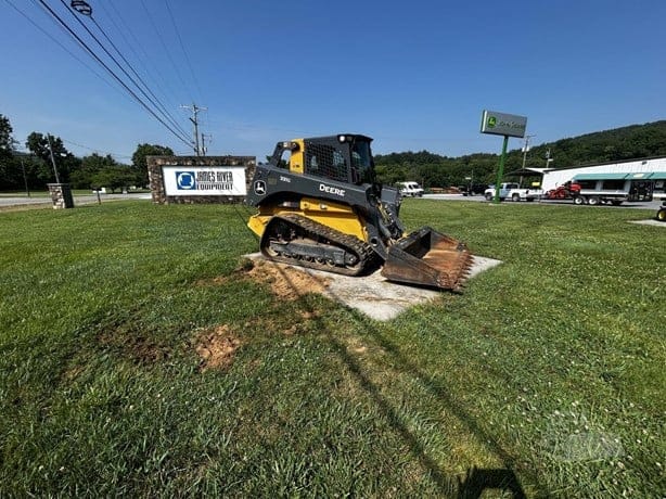 2023 DEERE 331G