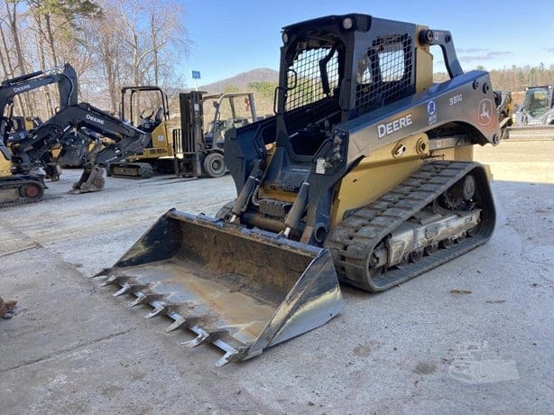 2022 DEERE 331G
