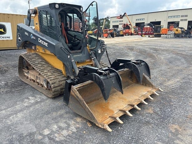 2022 DEERE 331G