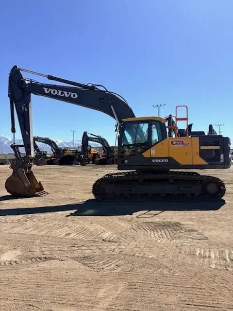 2022 VOLVO EC200EL
