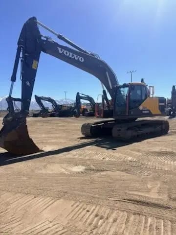 2023 VOLVO EC200EL