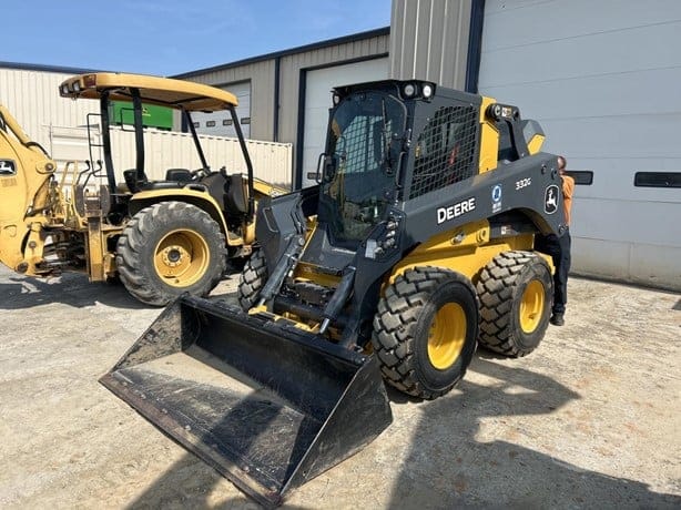 2023 DEERE 332G