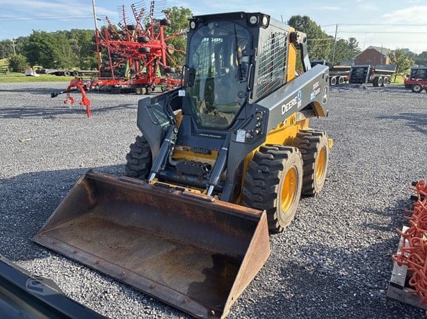 2022 DEERE 332G