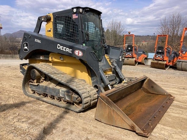 2023 DEERE 333G